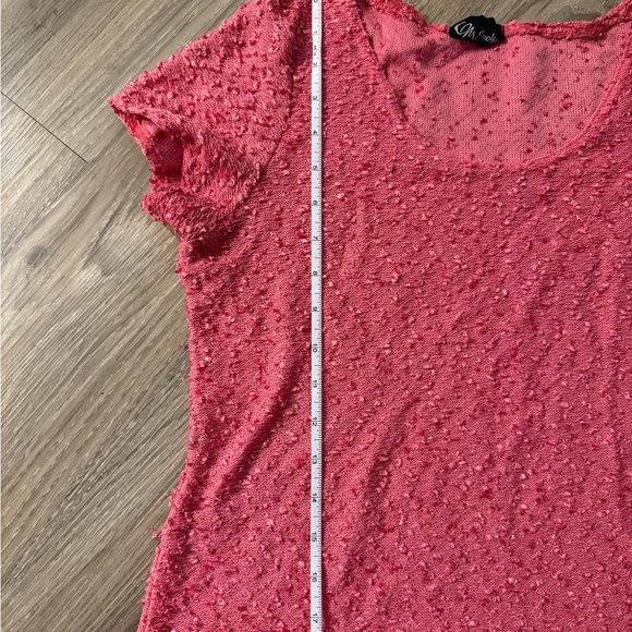 Cute pink textured top - Picture 6 of 7